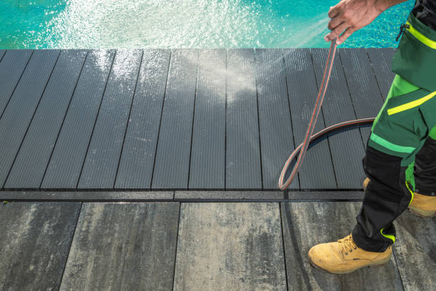 Why Choose Our Certified Pressure Washing Experts for Your Project Needs in Richmond Heights, FL?